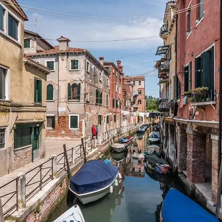 The Venetian Canal View Apartment Venice