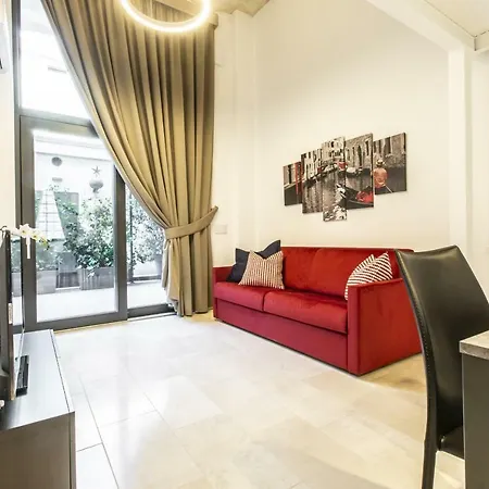 Elegant Fornasa Vecia, Canal View With A Beautiful Garden R&r Venice