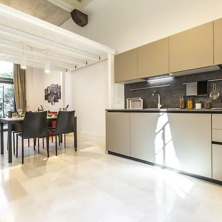 Elegant Fornasa Vecia, Canal View With A Beautiful Garden R&r *