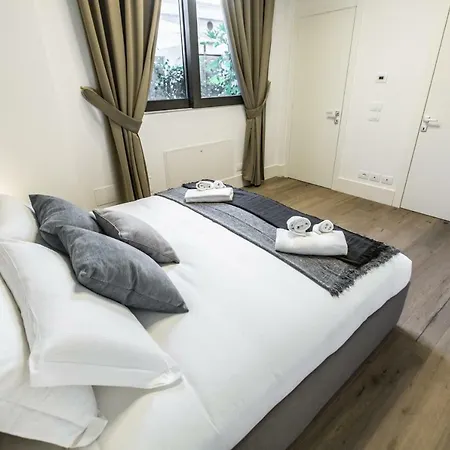 Elegant Fornasa Vecia, Canal View With A Beautiful Garden R&r * Venice