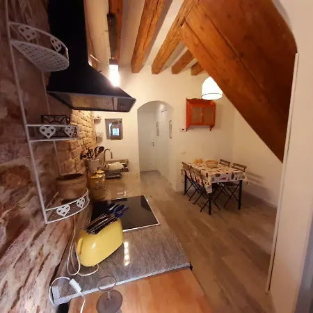 Isepo Apartment
