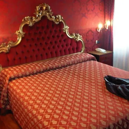 Noemi Hotel