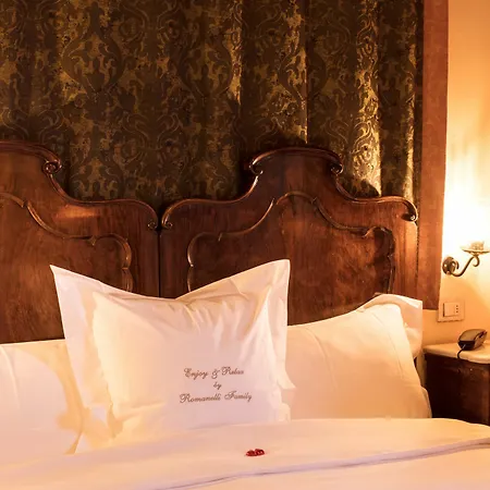 Flora Hotel 3*
