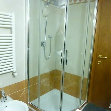 Hazel Hotel 3*