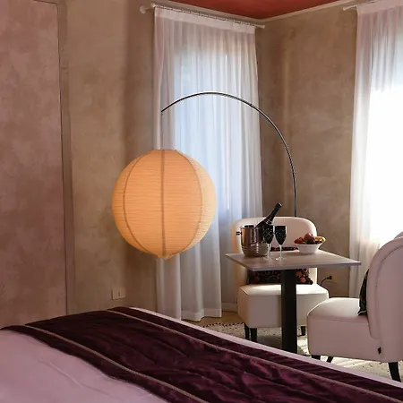 Mio 2* Venice
