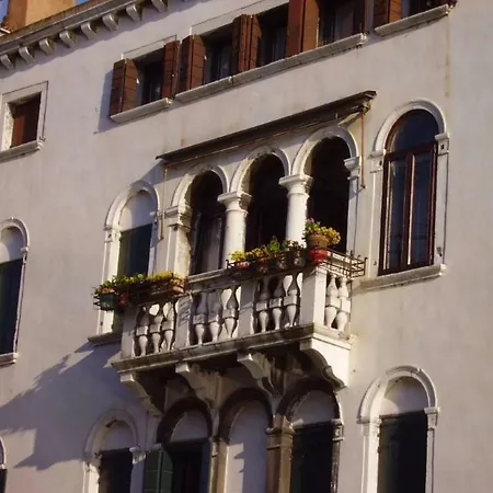 Ca Dei Fioi Piano Nobile In Palazzo Del 1500 *
