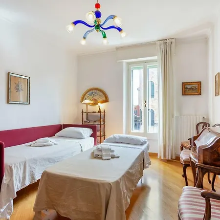 Apartment Elegant Two Bedroom In Venetian Style Venice