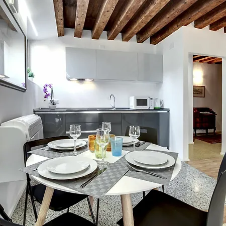 Ormesini Apartment