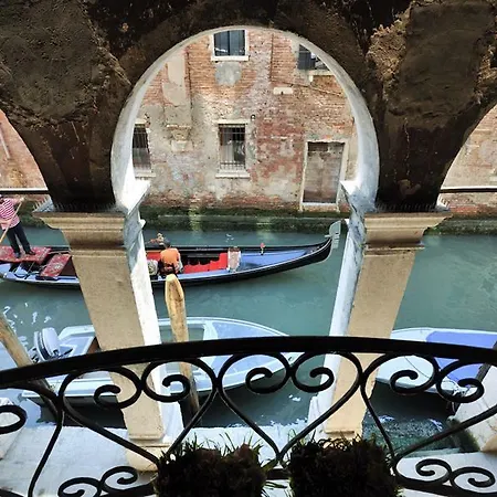 Apartment Red Rose Venice