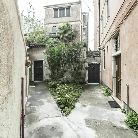 Design District R&r Apartment Venice