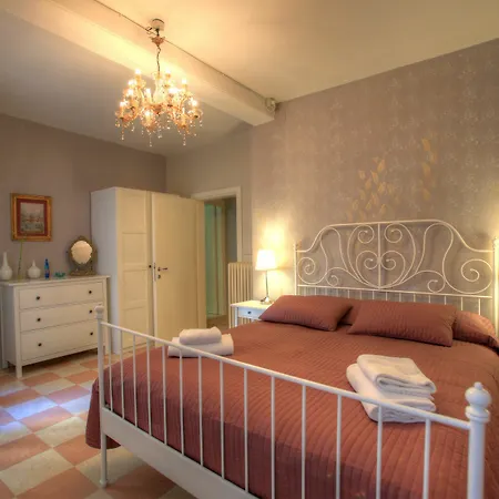 Santa Lucia Apartment *