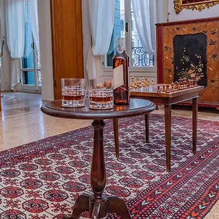 Ca' Fornoni Grand Canal Apartment *