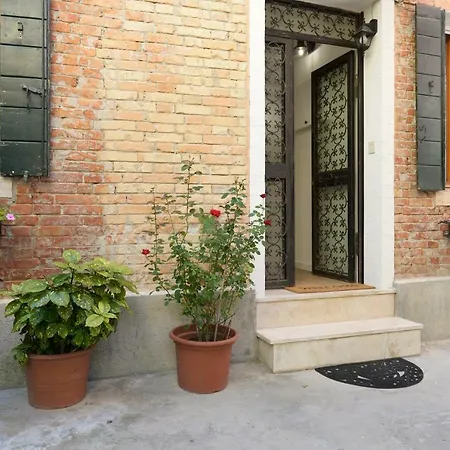 Secret Garden Apartment Venice