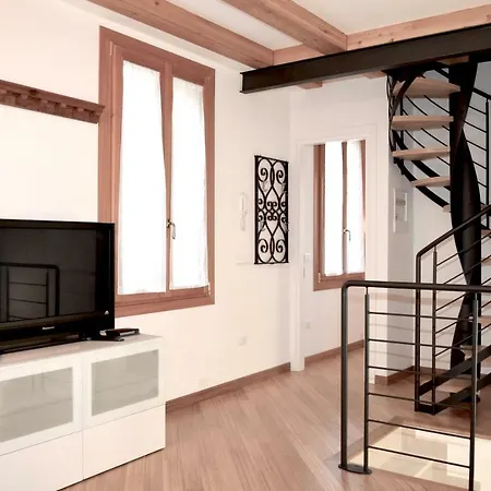 Marty Apartment