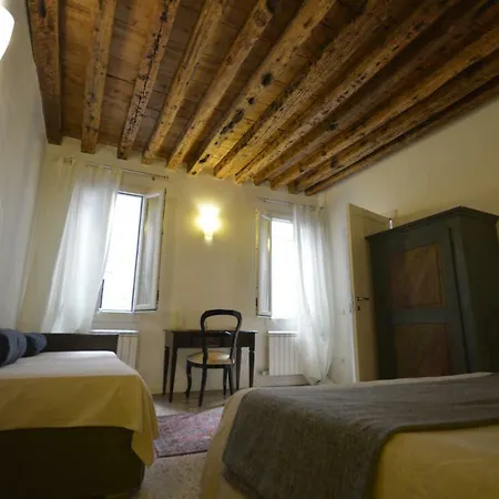 La Storica Apartment *