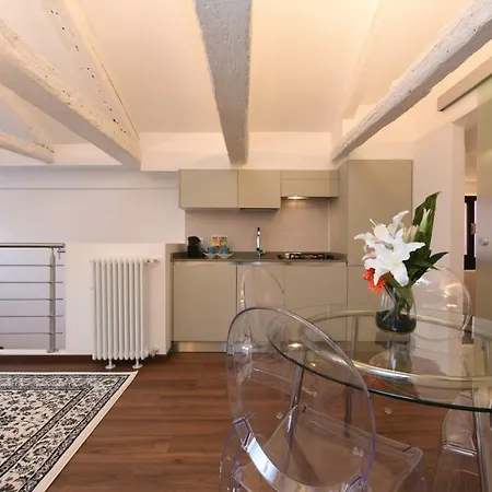 Sweet Frari Apartment