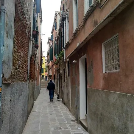 Con Terrazza Biennale Apartment Venice