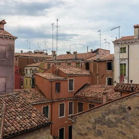 Rialto Secret Terrace Apartment *