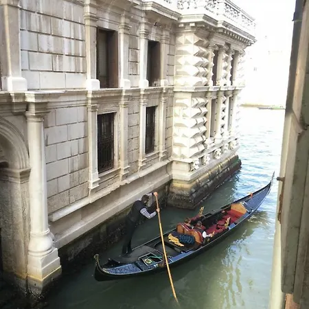 Ca' Correggio Apartment