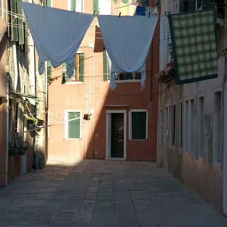 1410 Castello *