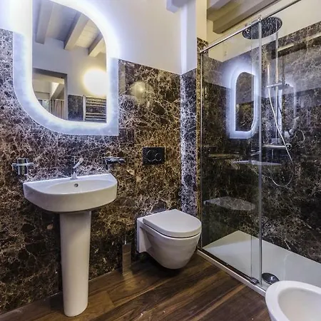 Luxury Penthouse Apartment *