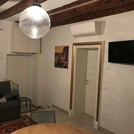 Apartment La Residenza Di Carlo Close To Piazza San Marco Venice