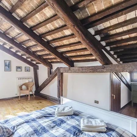 아파트 Maurizio House - Near The Train Station