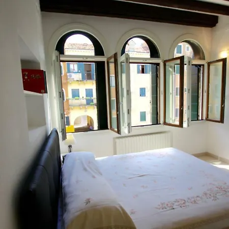 Great View On Cannaregio Apartment *