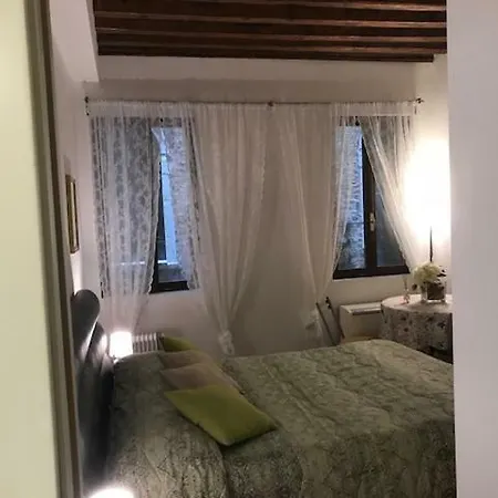 Pensionat Carina House *