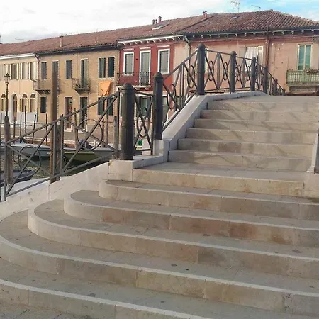 Apartment House On The Water Murano Venedig