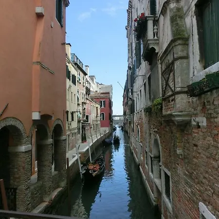 Apartment Family Three Minutes From San Marco Square, Venice