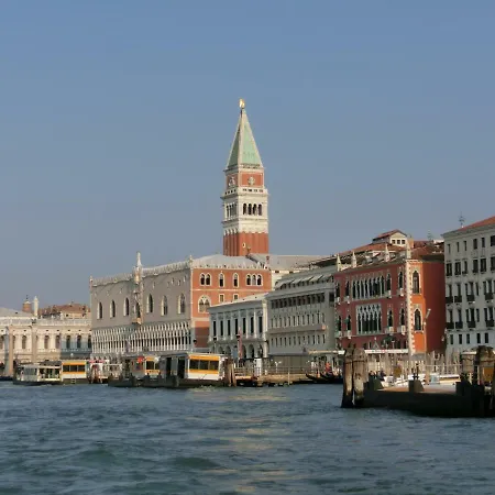 Family Three Minutes From San Marco Square, Venice