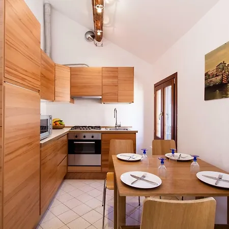 Daire Prince Apartments *