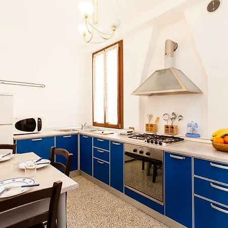 Daire Prince Apartments
