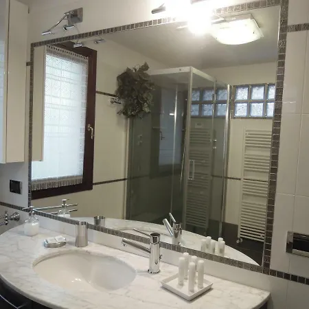 Ca' Delfina Apartment *