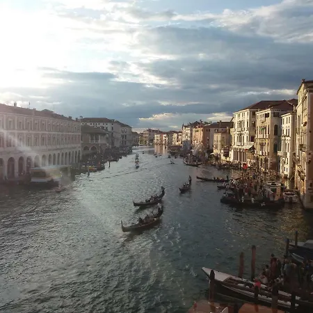 Casa Cattaneo Grand Canal View Apartment