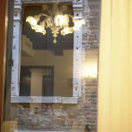 Family Three Minutes From San Marco Square, Apartment Venice