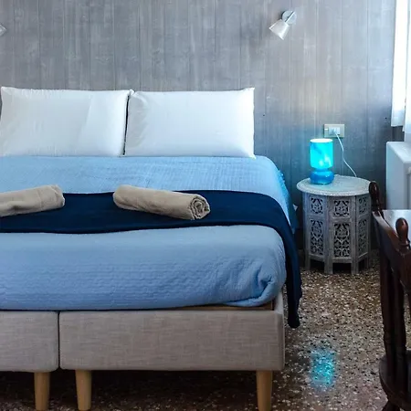 Azzurro Two Bathrooms Apartment