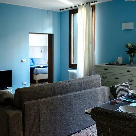 Azzurro Two Bathrooms Apartment Venice