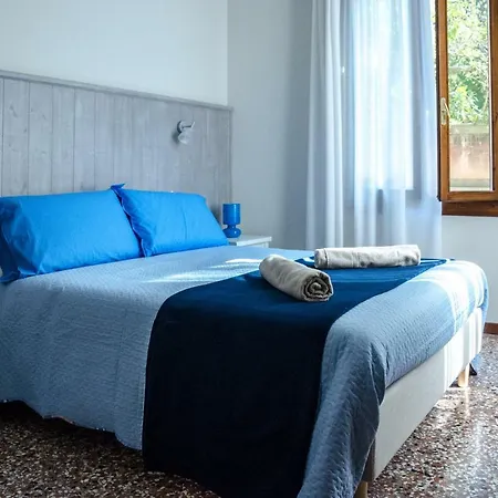 Azzurro Two Bathrooms Apartment Venice