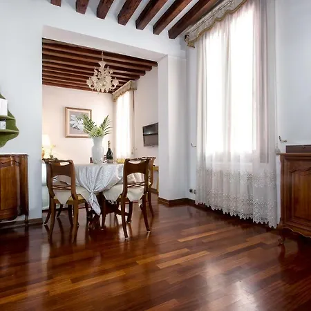 Residenza Calle Larga San Marco