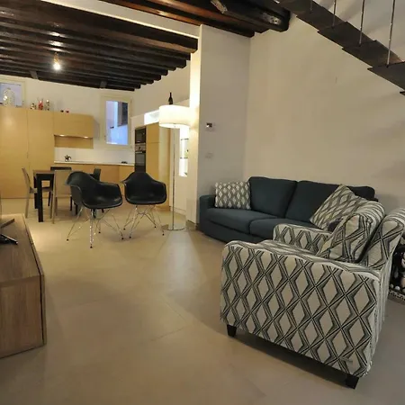 The Of The Ship Builder Apartment