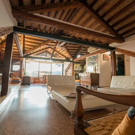 Romantic Penthouse Apartment Venice