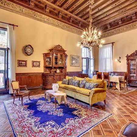 Palazzo Pisani *