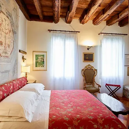Palazzo Morosini Brandolin Dimora Romantica Apartment *