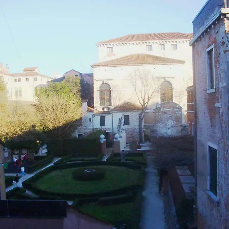Bed & Breakfast Leonardo Venice