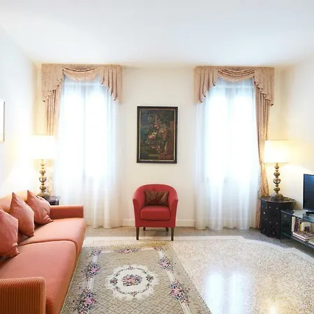 Holiday home Charming On Grand Canal