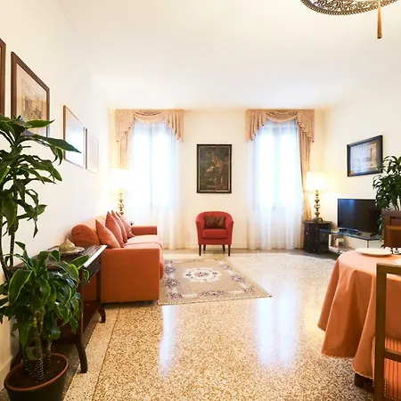 Holiday home Charming On Grand Canal *