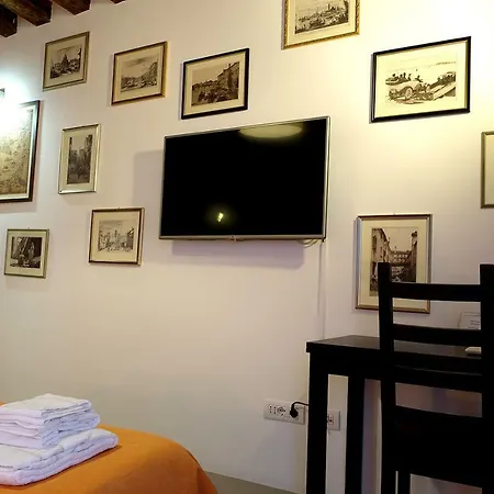 Sottopiano - Comfort In The Center * Venice