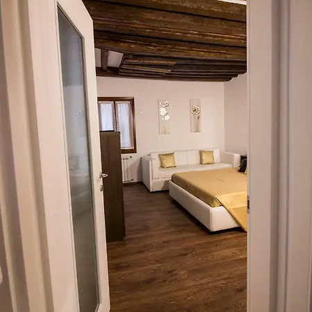 Apartament Golden